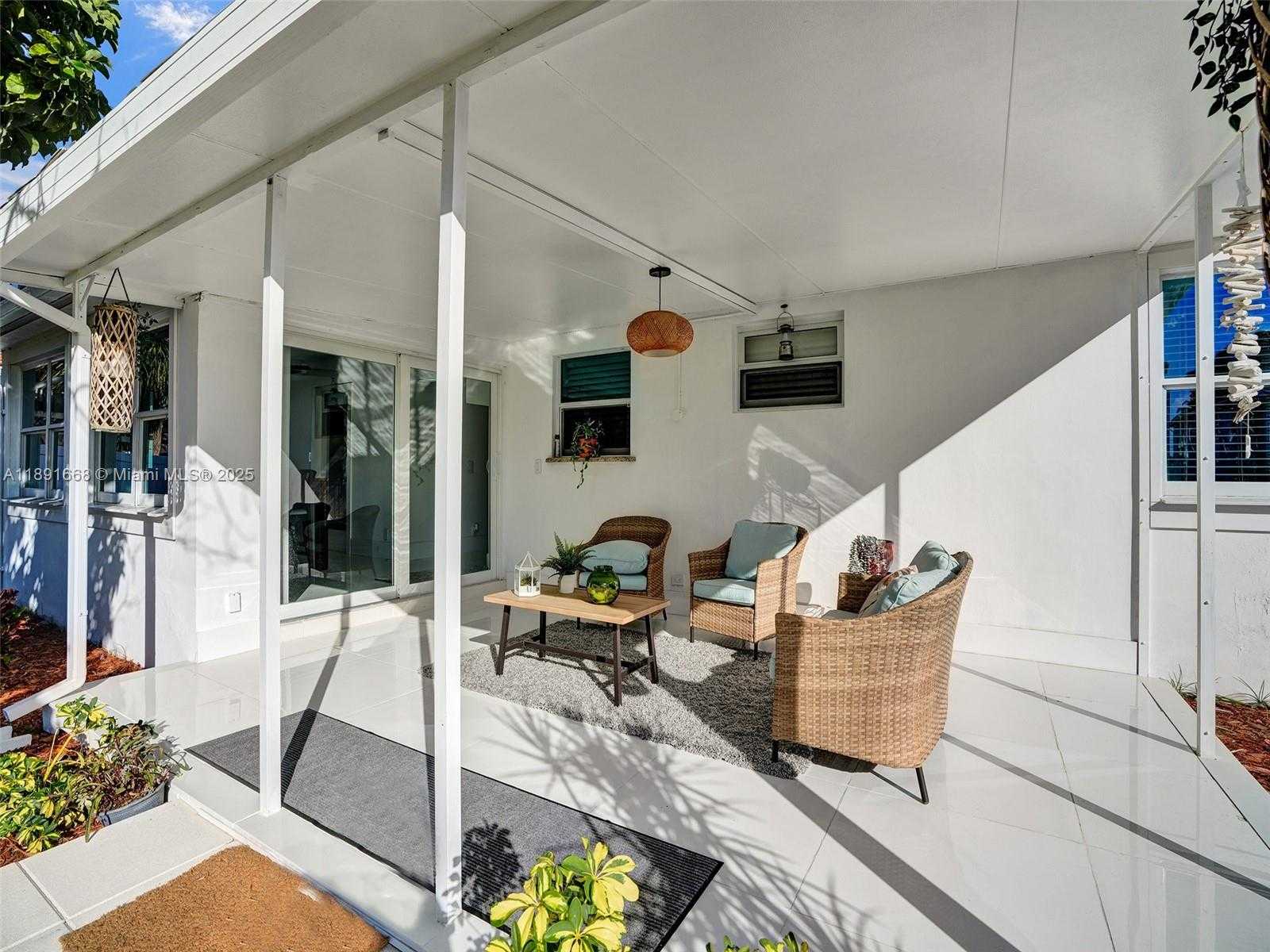 Small Image of 1216 GUAVA ISLE, Fort Lauderdale Number 36