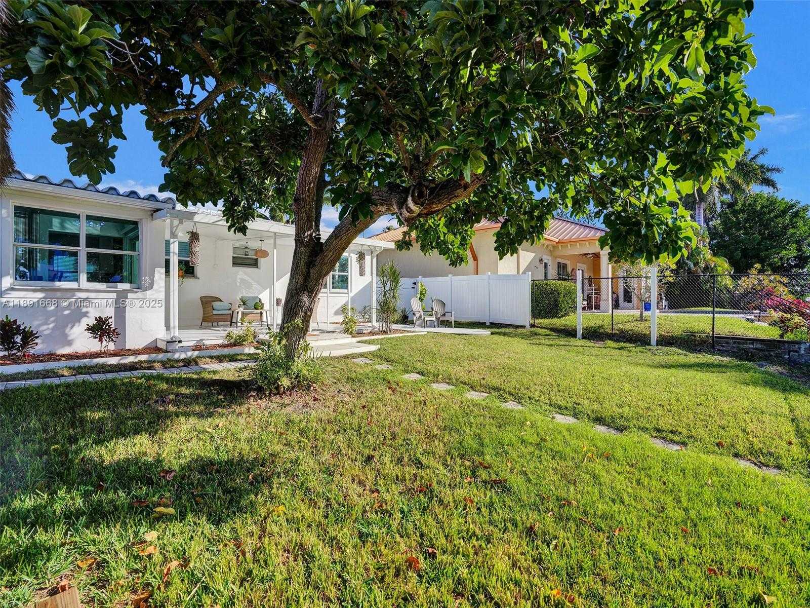 Small Image of 1216 GUAVA ISLE, Fort Lauderdale Number 42