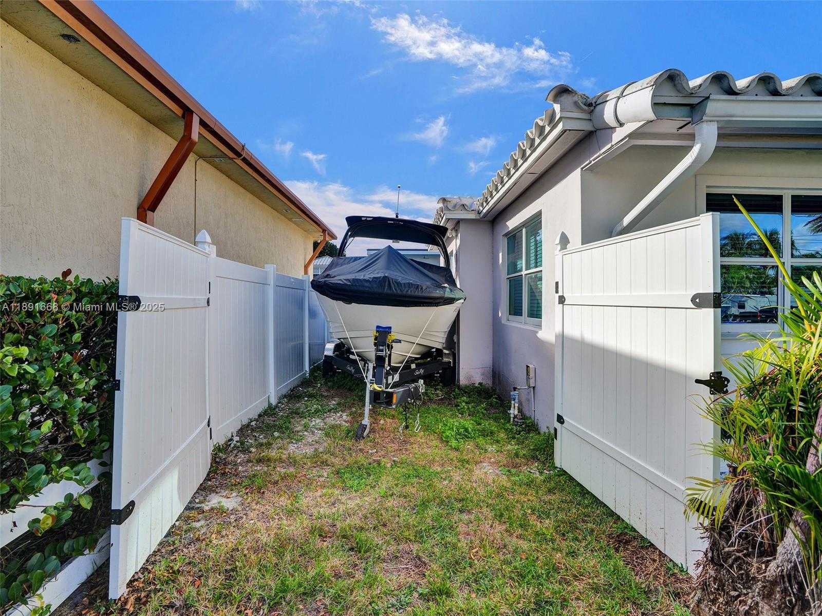 Small Image of 1216 GUAVA ISLE, Fort Lauderdale Number 49
