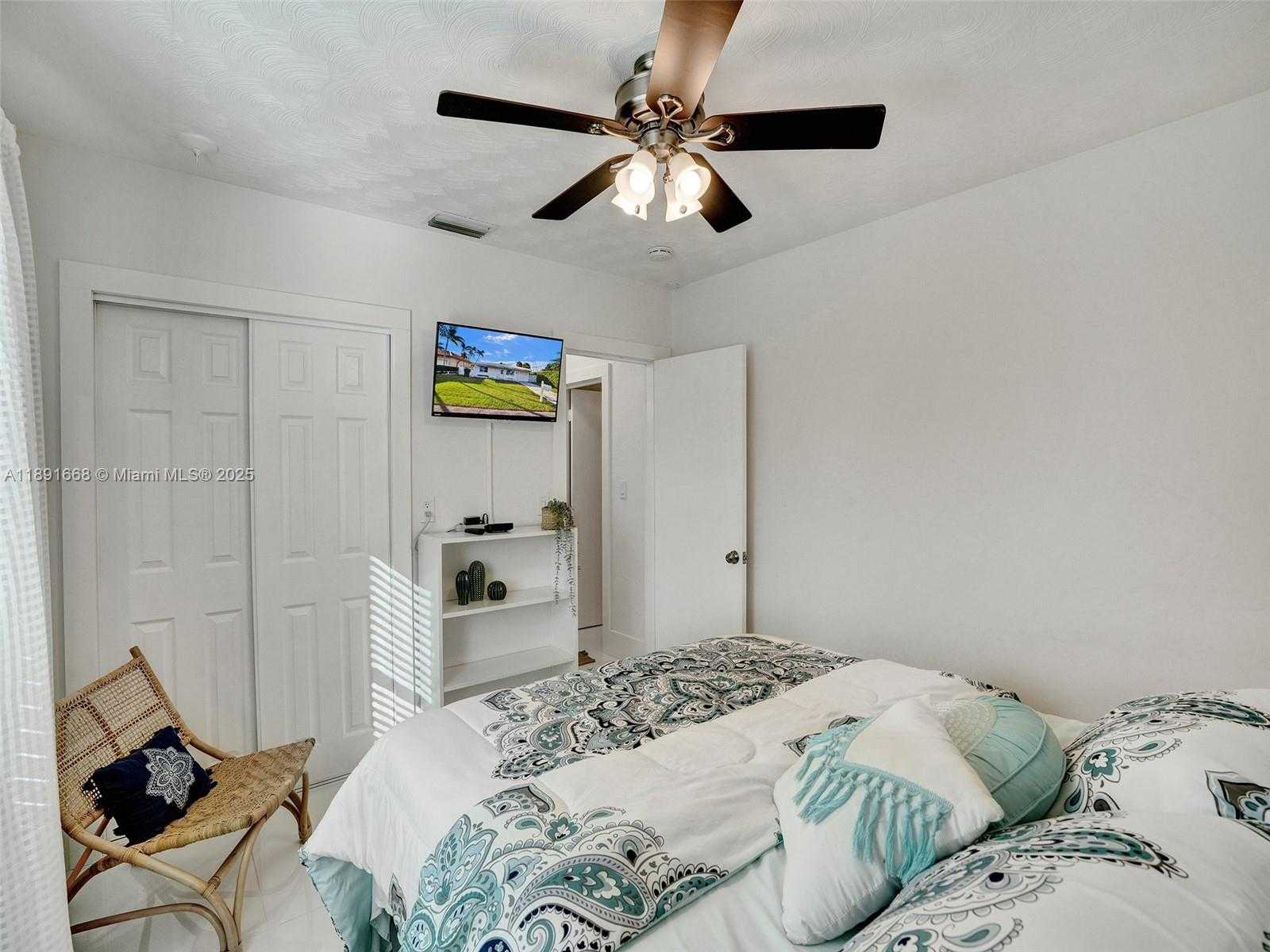 Small Image of 1216 GUAVA ISLE, Fort Lauderdale Number 8