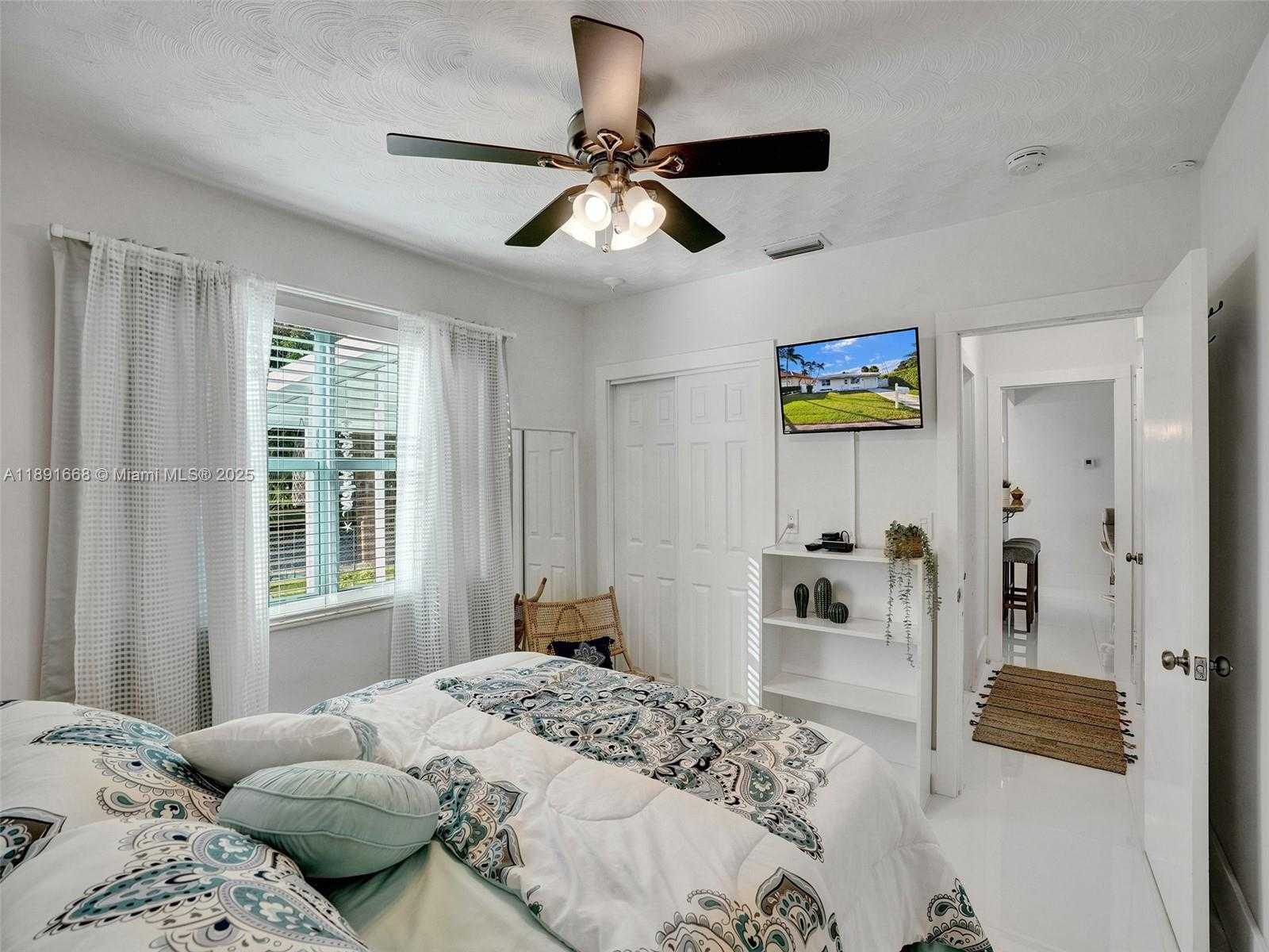 Small Image of 1216 GUAVA ISLE, Fort Lauderdale Number 9