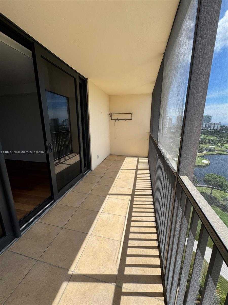 Small Image of 20379 WEST COUNTRY CLUB DR #1937, Aventura Number 5