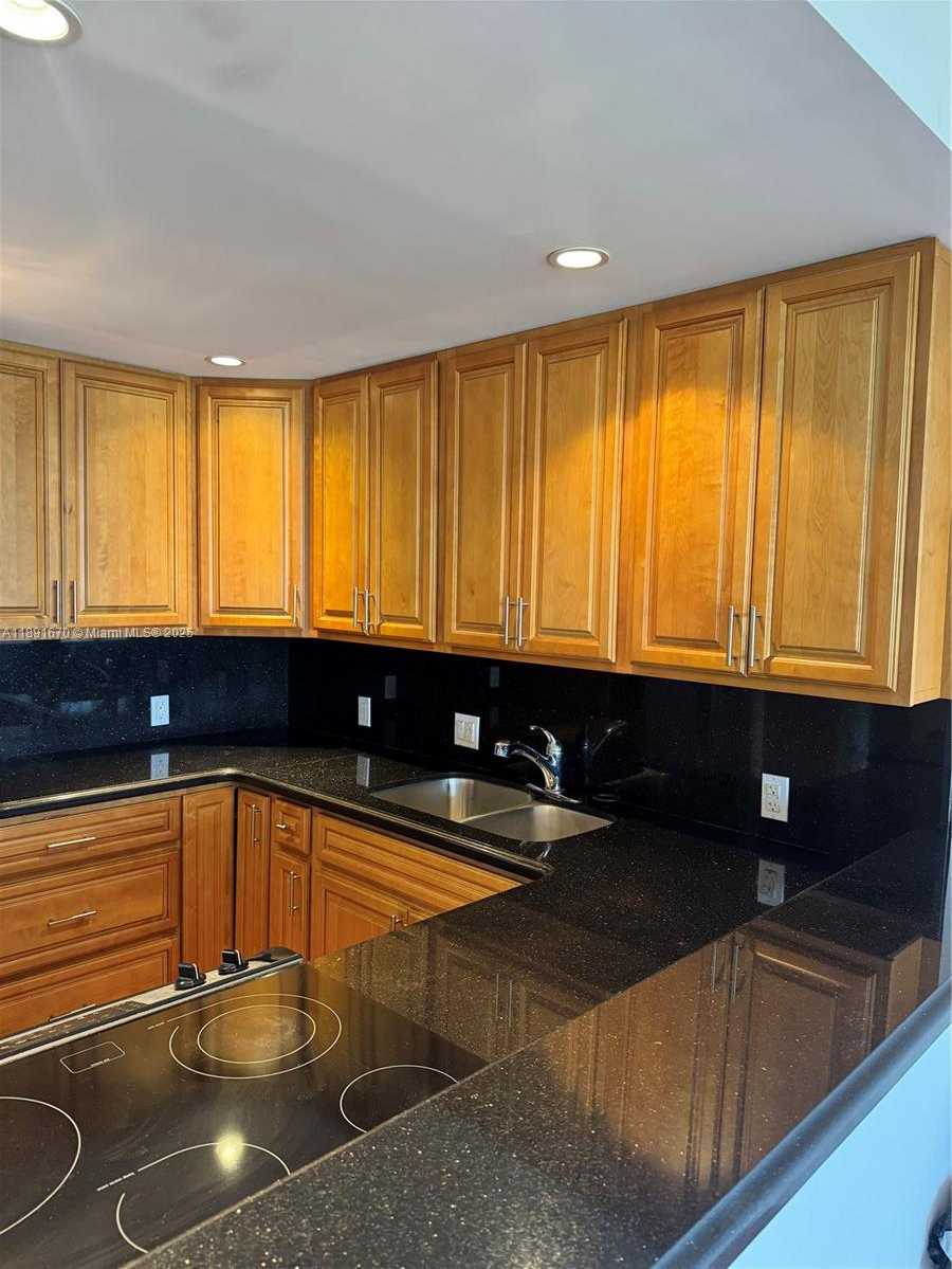 Small Image of 20379 WEST COUNTRY CLUB DR #1937, Aventura Number 9