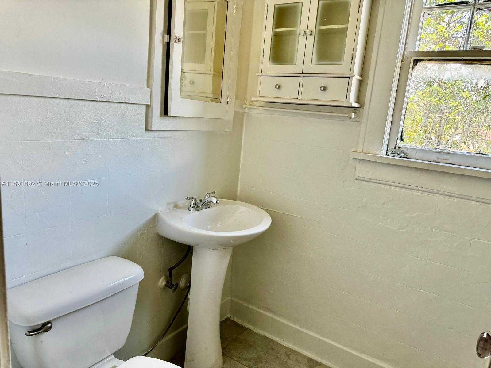 Small Image of 1800 FILLMORE ST #D, Hollywood Number 10