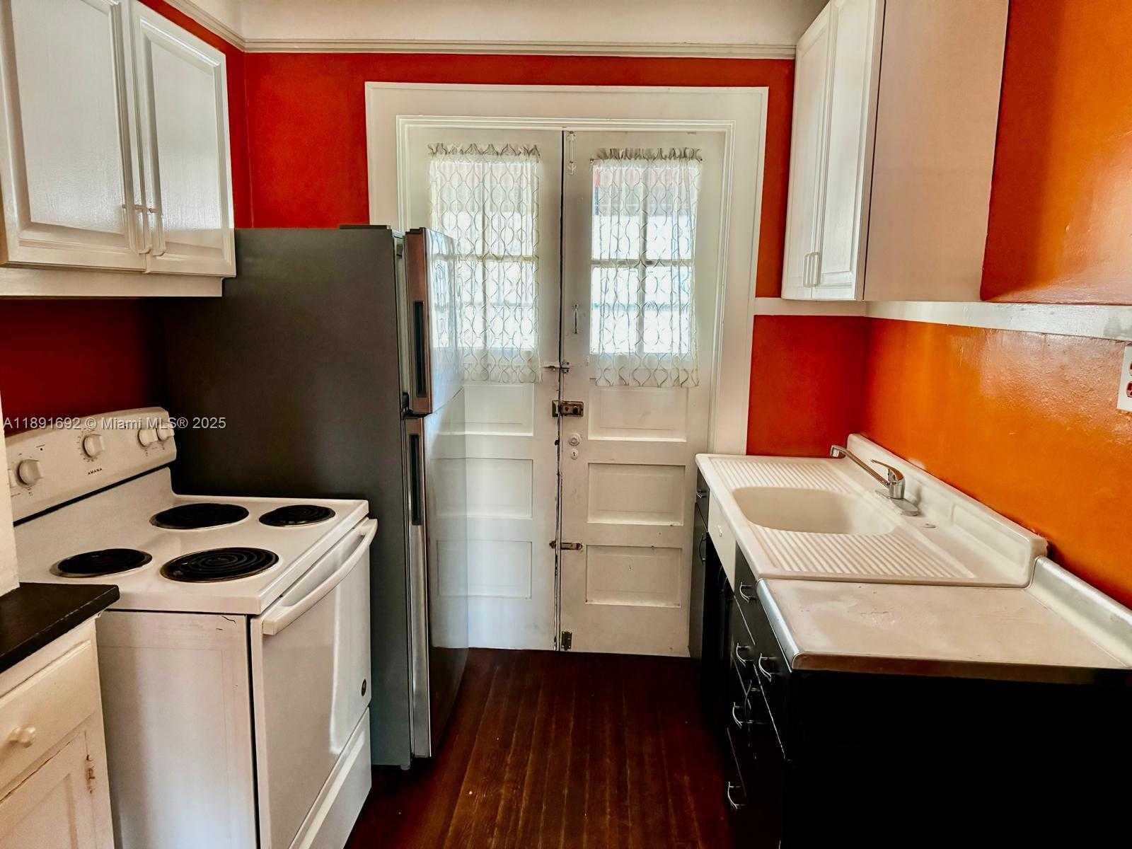 Small Image of 1800 FILLMORE ST #D, Hollywood Number 5