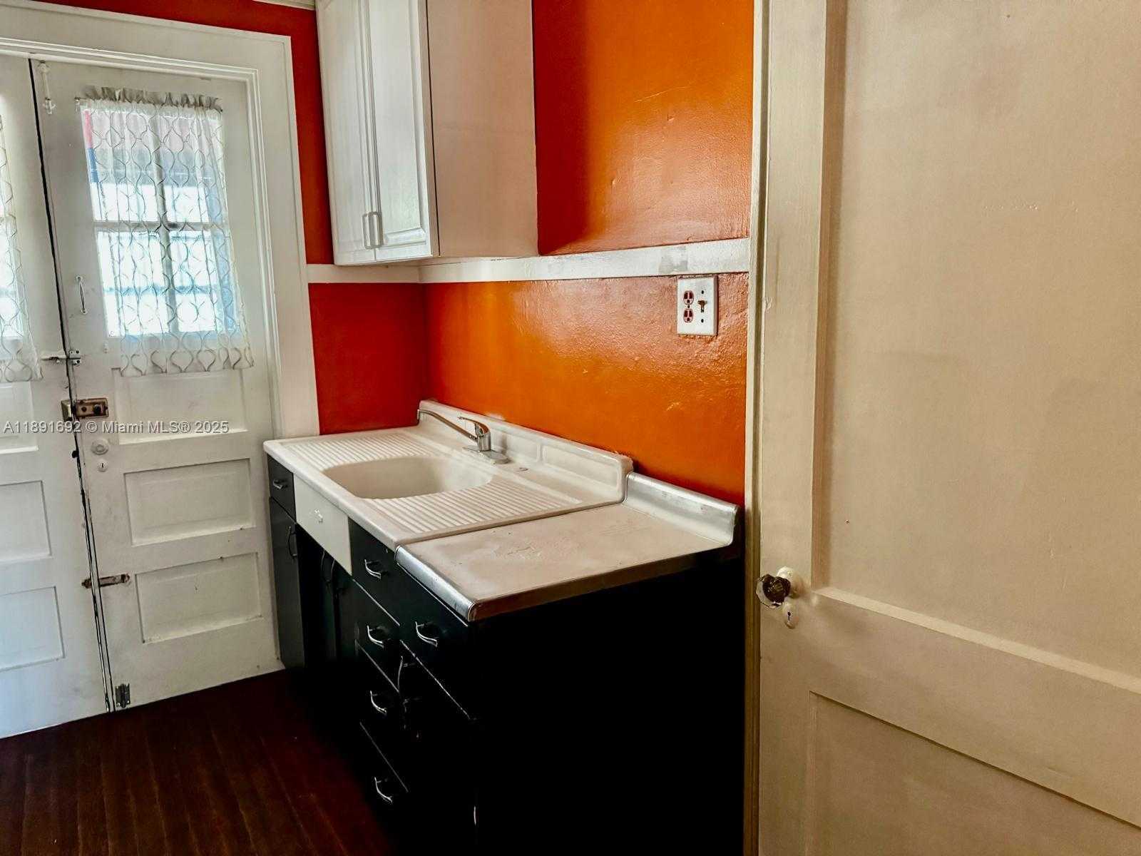 Small Image of 1800 FILLMORE ST #D, Hollywood Number 7