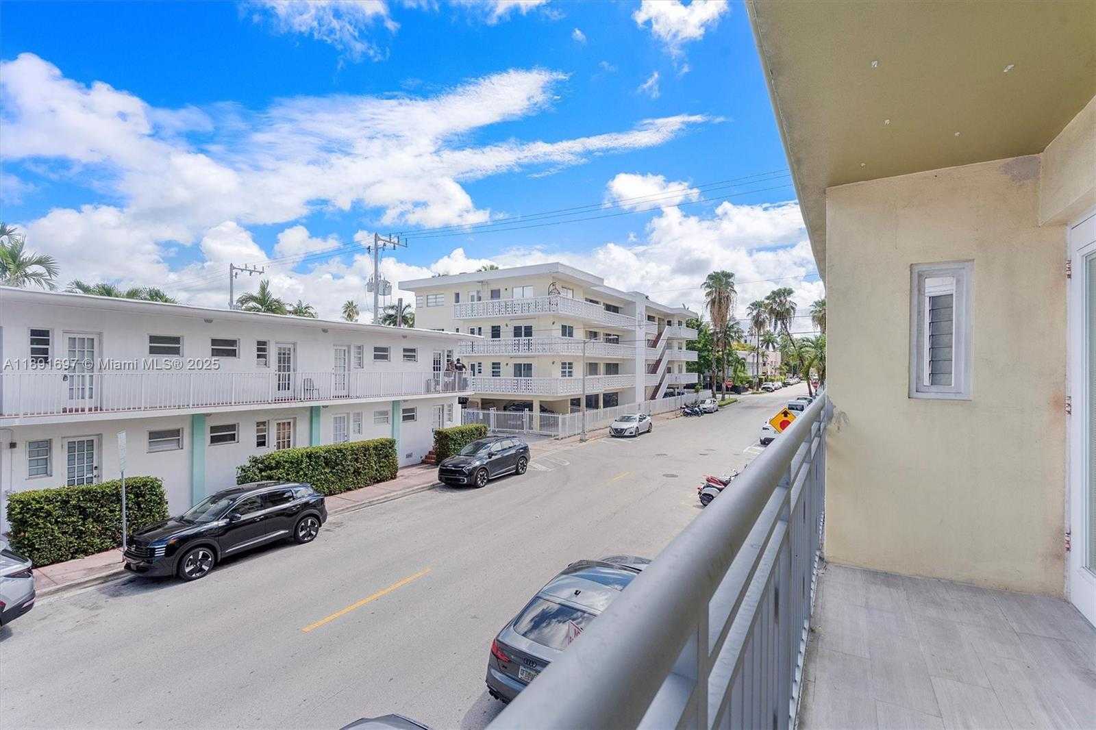 Small Image of 851 MERIDIAN AVE #24, Miami Beach Number 12