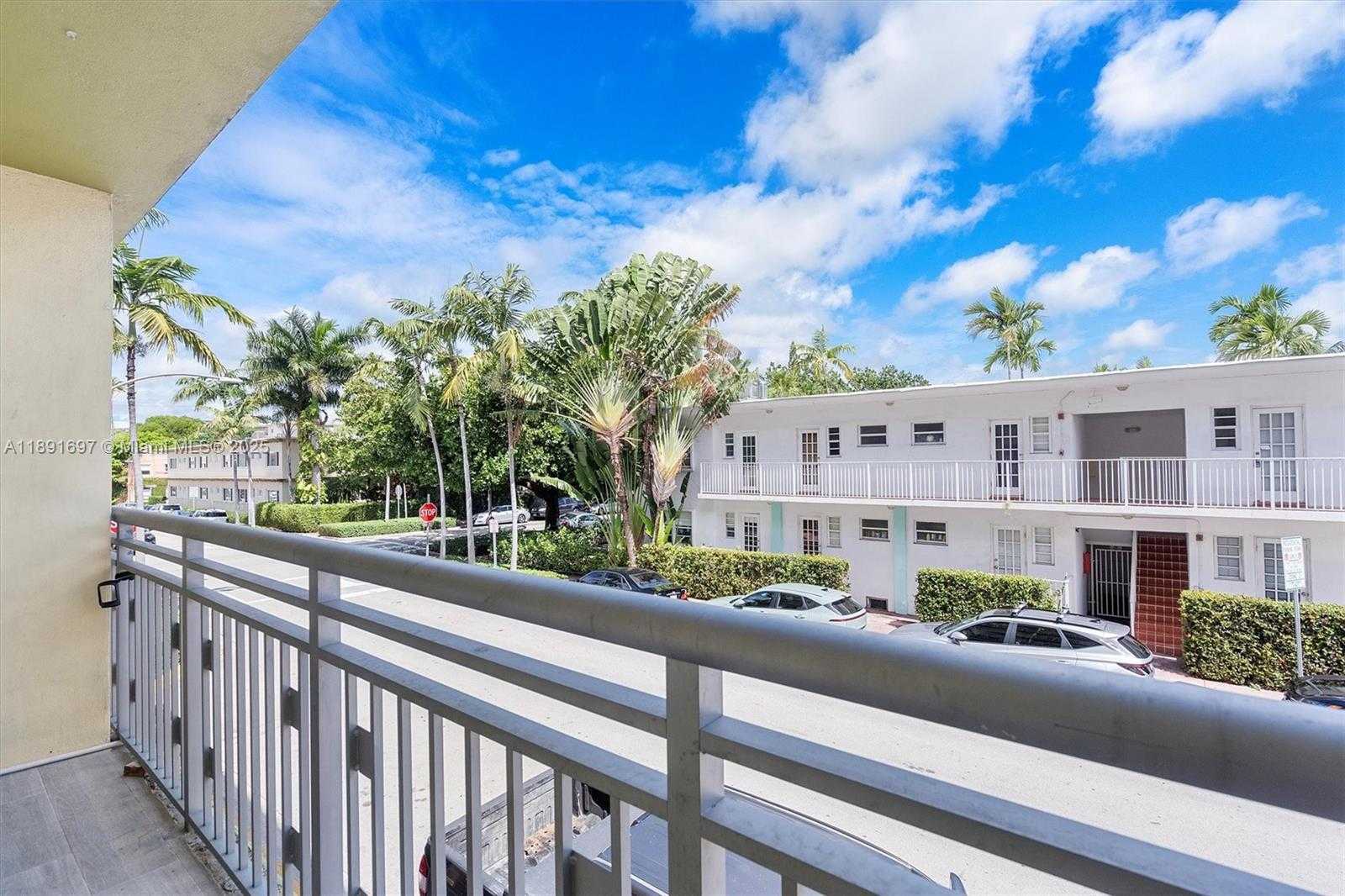 Small Image of 851 MERIDIAN AVE #24, Miami Beach Number 13