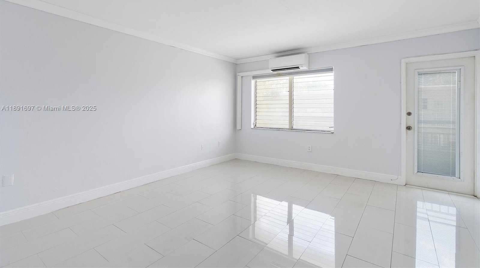 Small Image of 851 MERIDIAN AVE #24, Miami Beach Number 6