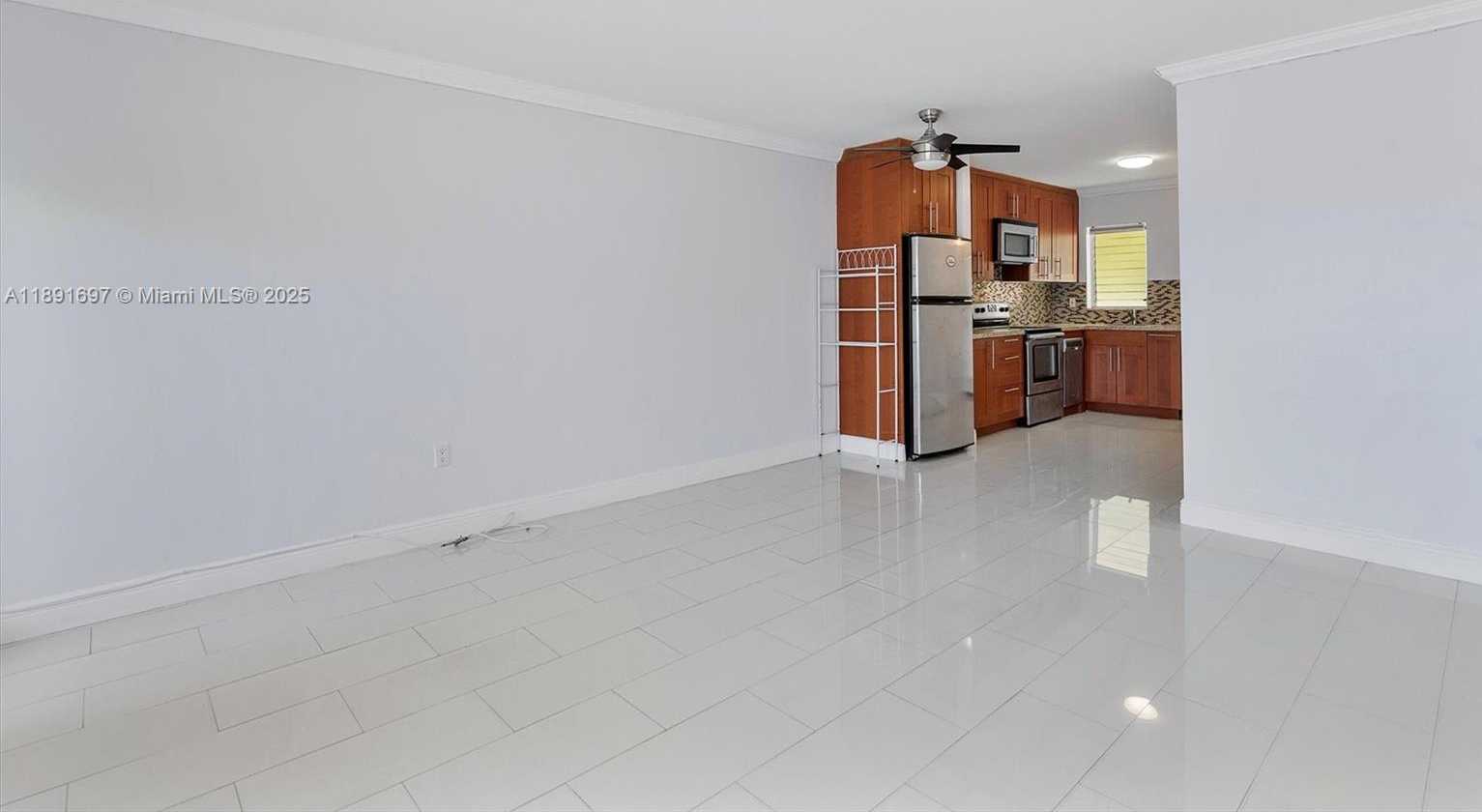 Small Image of 851 MERIDIAN AVE #24, Miami Beach Number 8