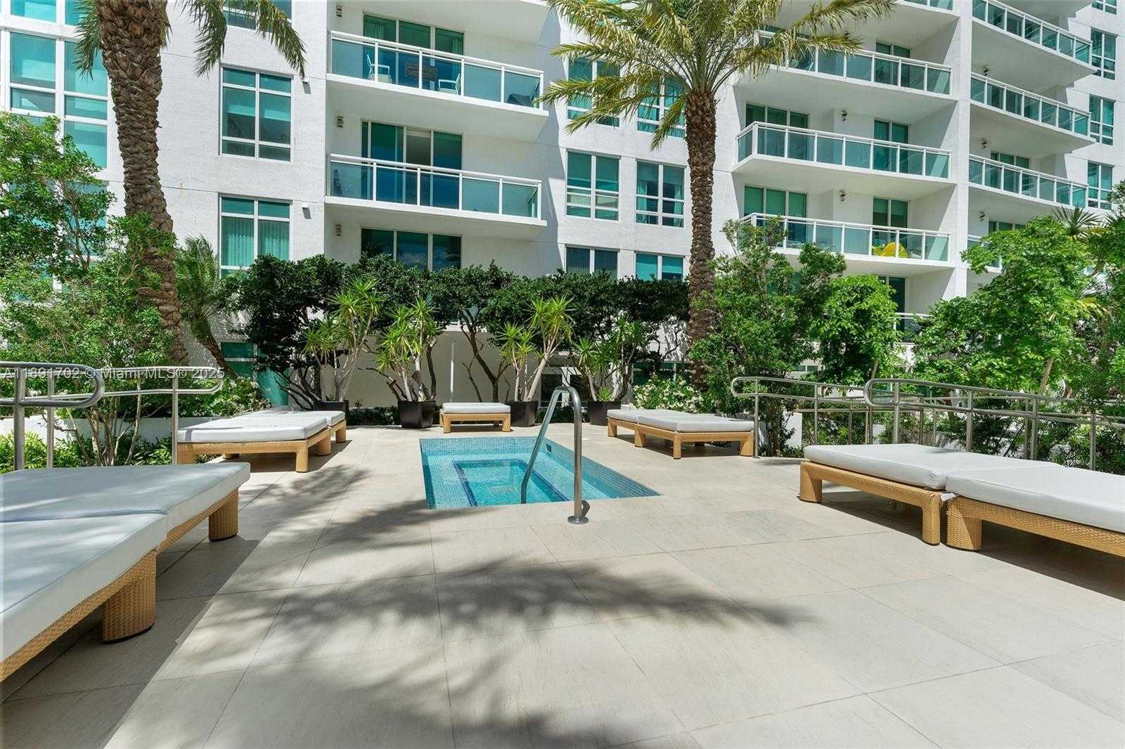 Small Image of 950 BRICKELL BAY DR #1509, Miami Number 12