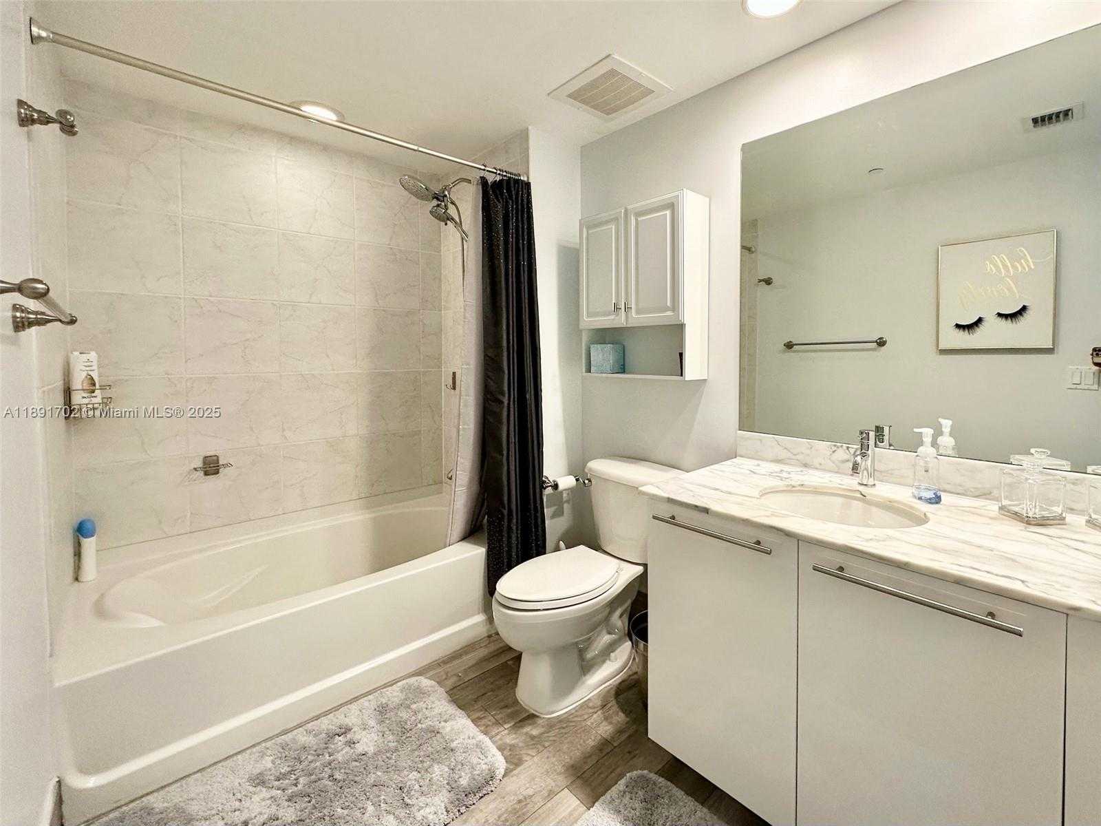 Small Image of 950 BRICKELL BAY DR #1509, Miami Number 7