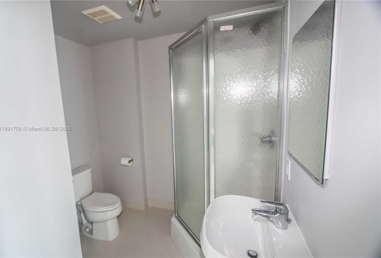 Small Image of 1900 NORTH BAYSHORE DR #2216, Miami Number 14