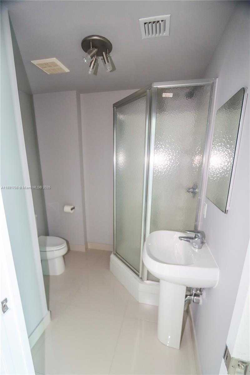 Small Image of 1900 NORTH BAYSHORE DR #2216, Miami Number 15