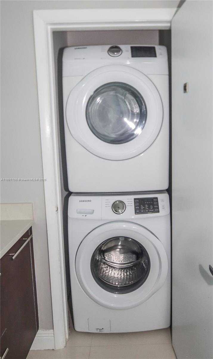 Small Image of 1900 NORTH BAYSHORE DR #2216, Miami Number 17