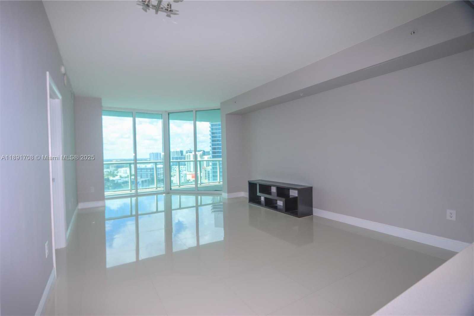 Small Image of 1900 NORTH BAYSHORE DR #2216, Miami Number 5