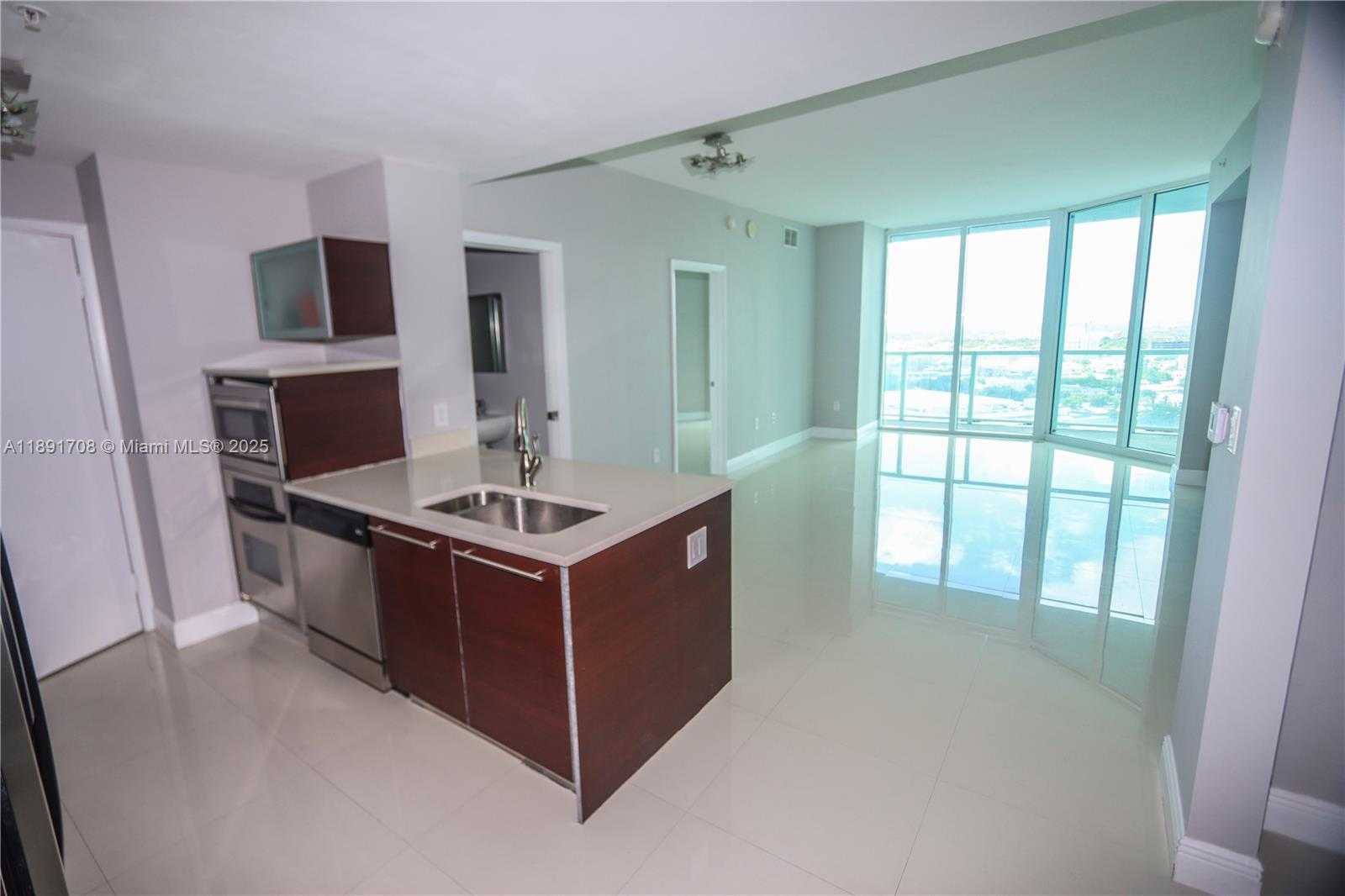 Small Image of 1900 NORTH BAYSHORE DR #2216, Miami Number 6