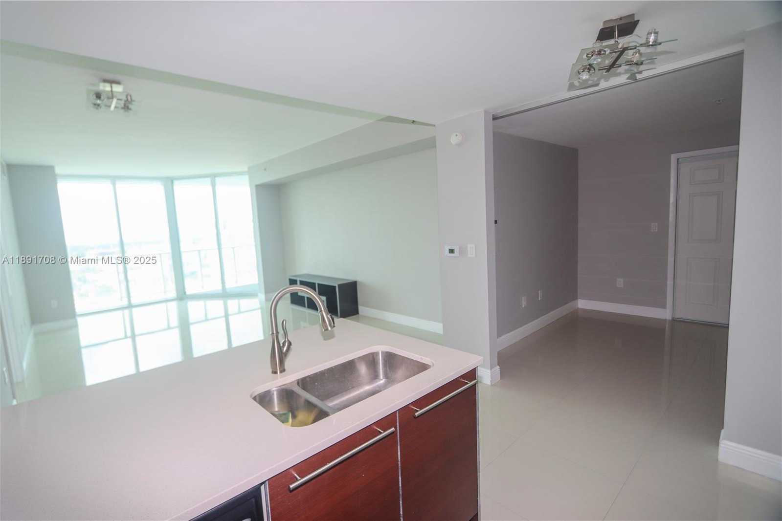 Small Image of 1900 NORTH BAYSHORE DR #2216, Miami Number 9