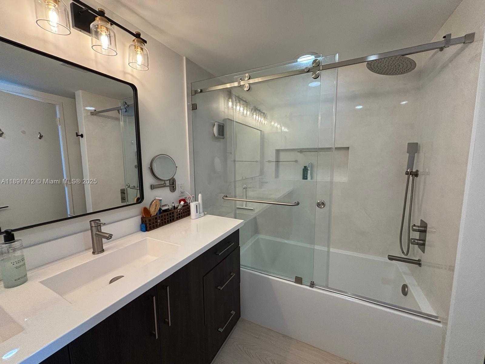 Small Image of 185 SOUTH WEST 7TH ST #3403, Miami Number 8