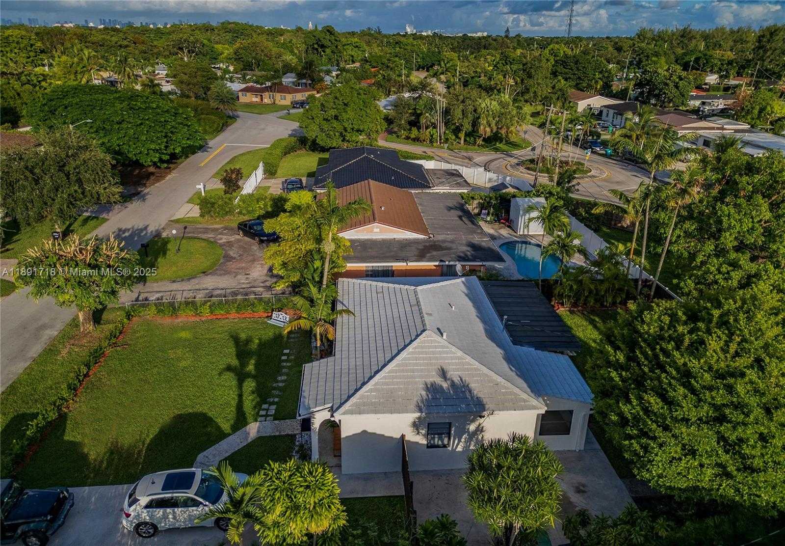 Small Image of 7420 SOUTH WEST 34TH TER, Miami Number 20