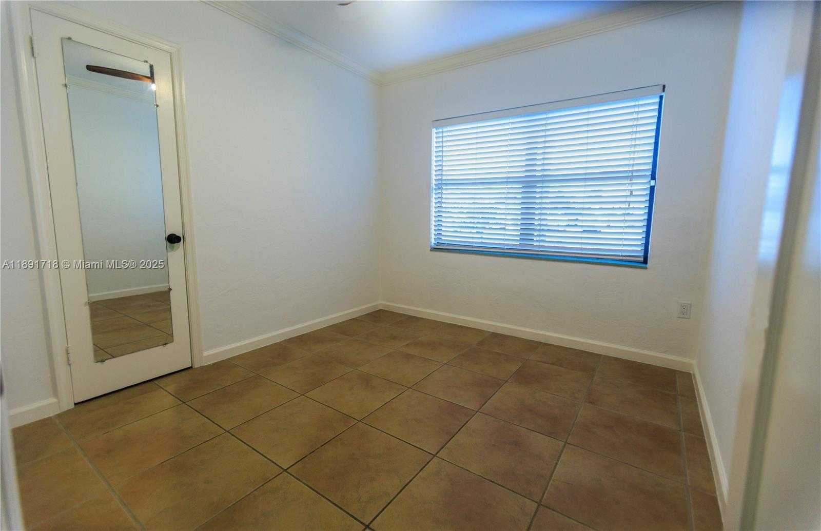 Small Image of 7420 SOUTH WEST 34TH TER, Miami Number 25