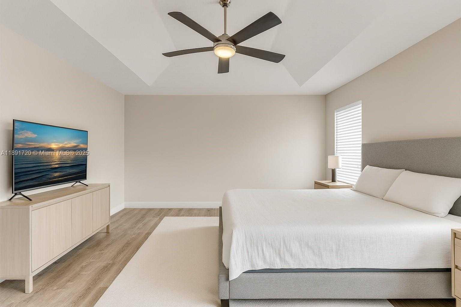 Small Image of 214 LA COSTA CT, Weston Number 21