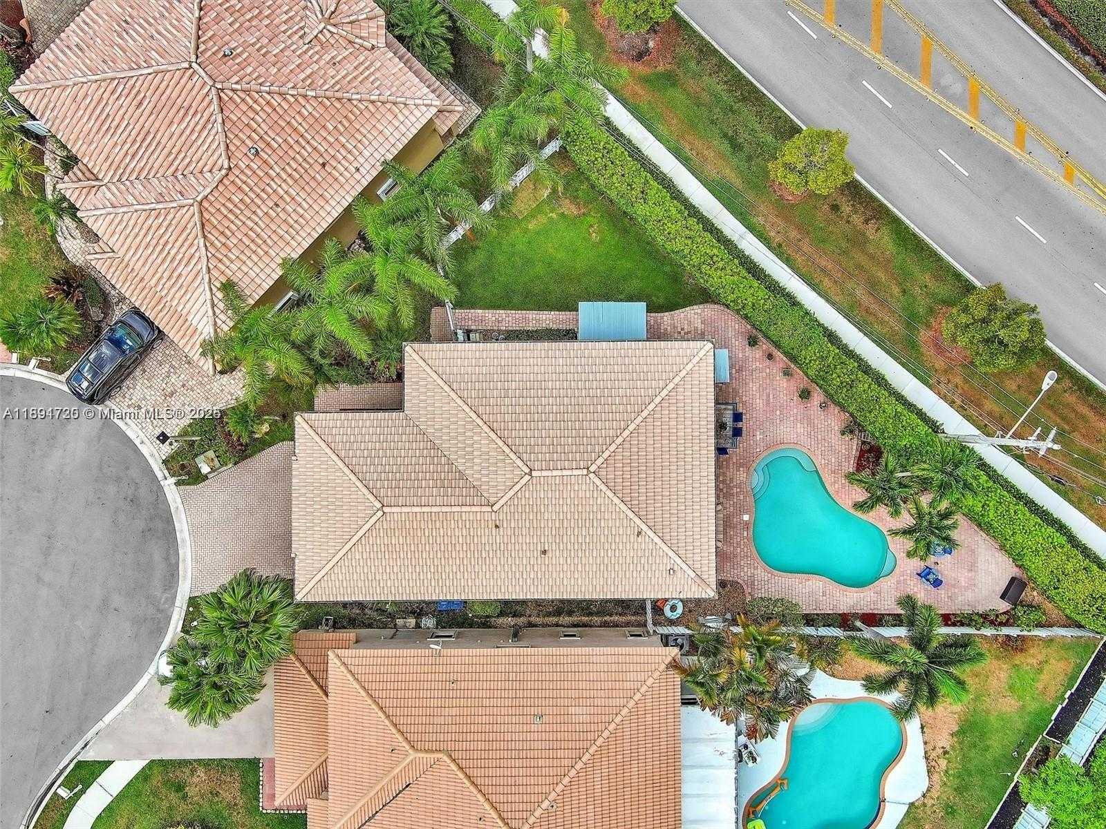 Small Image of 214 LA COSTA CT, Weston Number 27