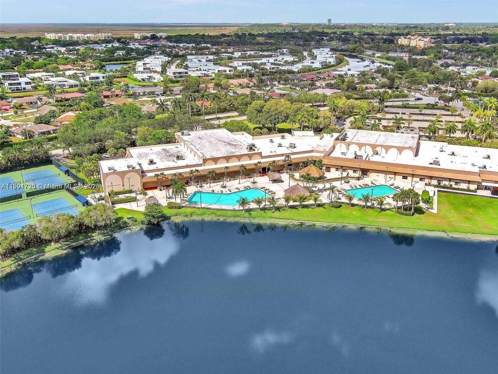 Small Image of 214 LA COSTA CT, Weston Number 30