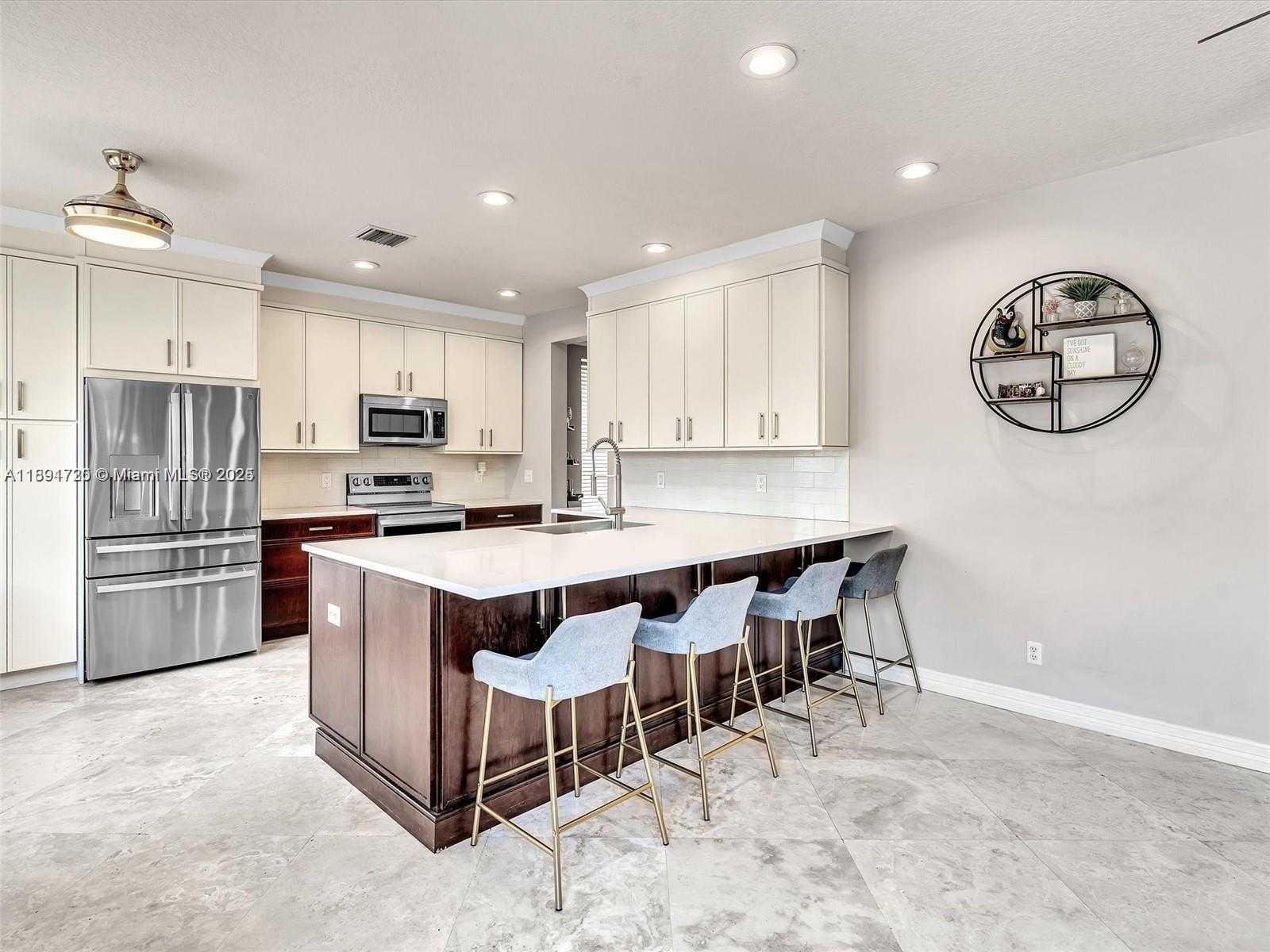Small Image of 214 LA COSTA CT, Weston Number 7