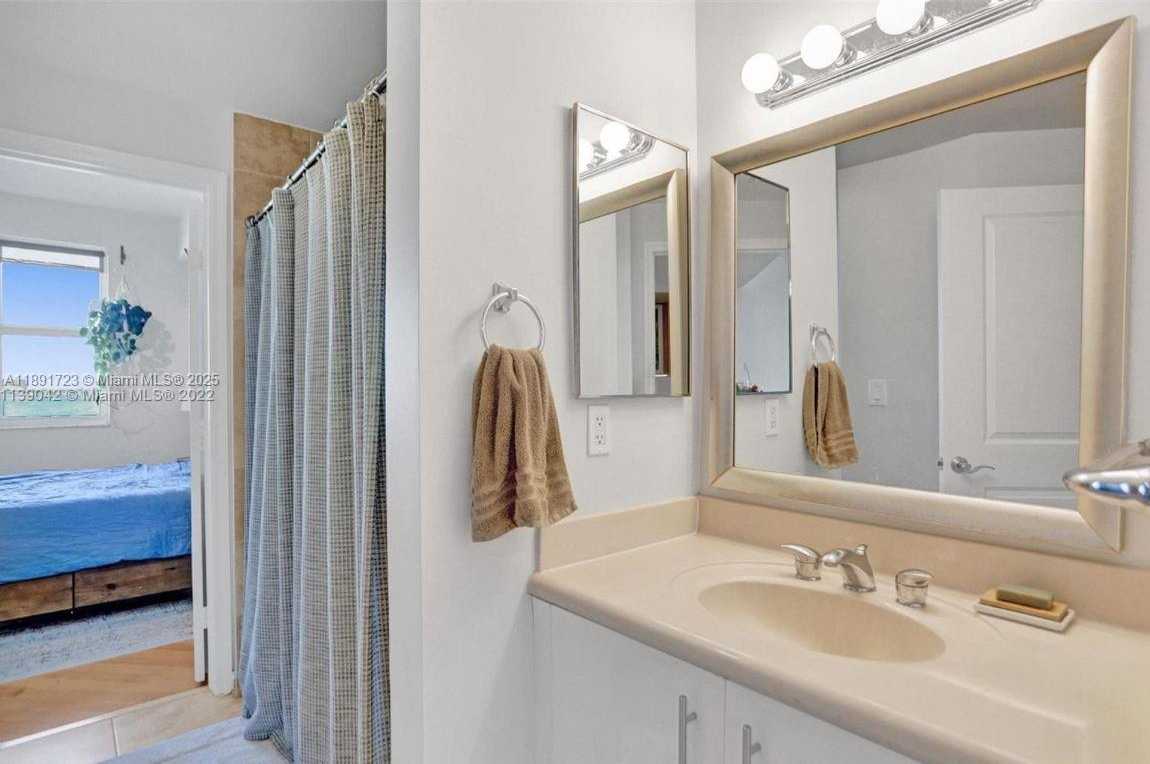 Small Image of 7900 HARBOR ISLAND DR #802, North Bay Village Number 13