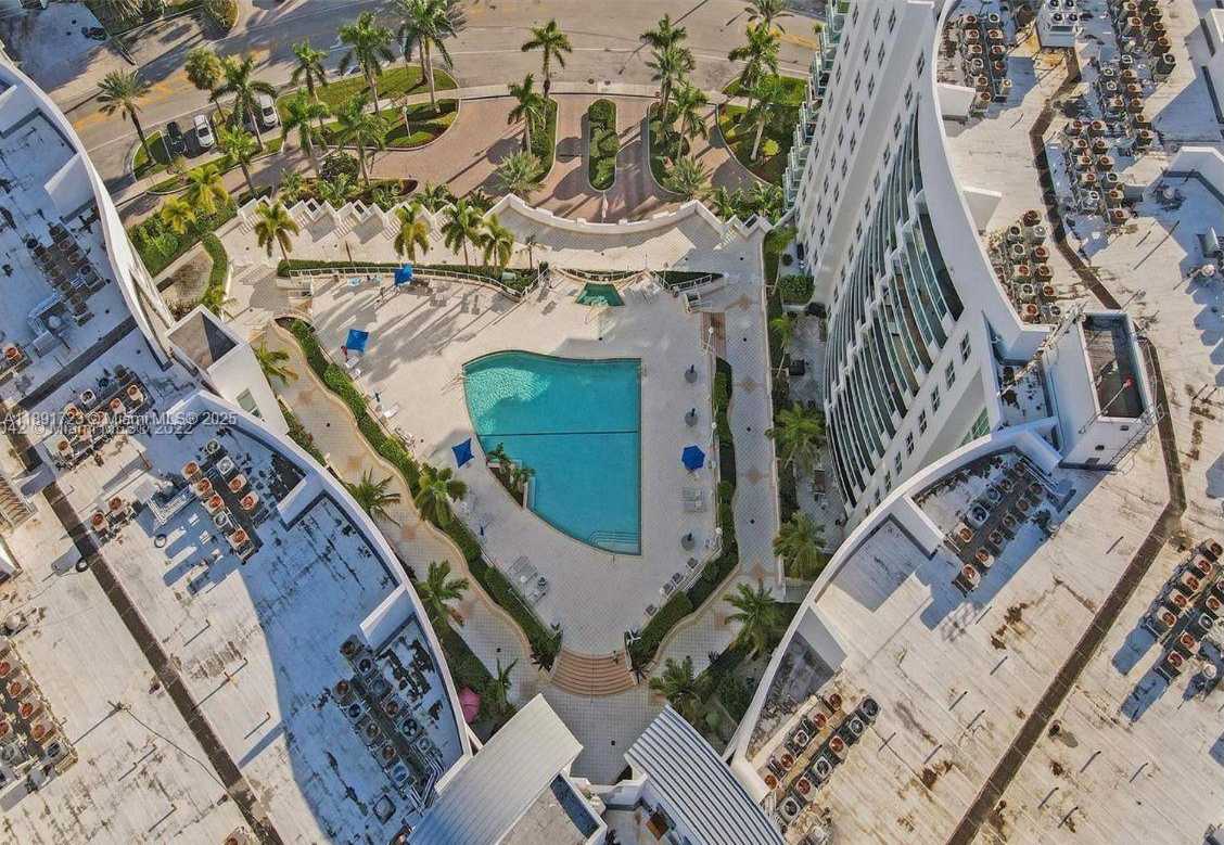 Small Image of 7900 HARBOR ISLAND DR #802, North Bay Village Number 17