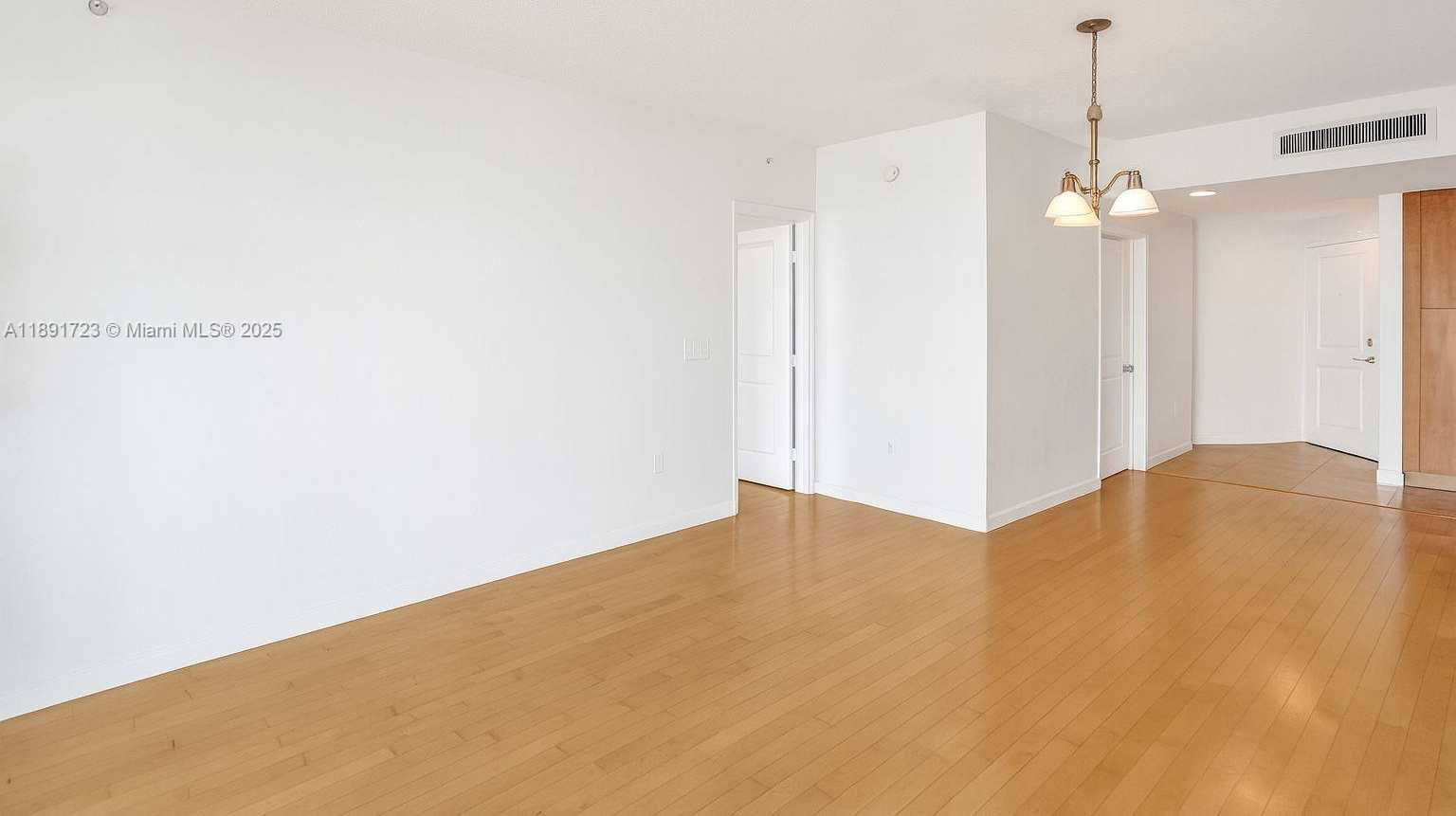 Small Image of 7900 HARBOR ISLAND DR #802, North Bay Village Number 4