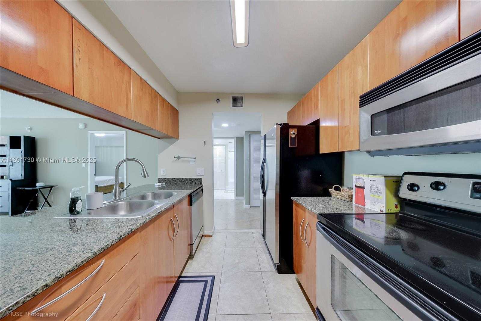 Small Image of 1200 BRICKELL BAY DR #3506, Miami Number 3