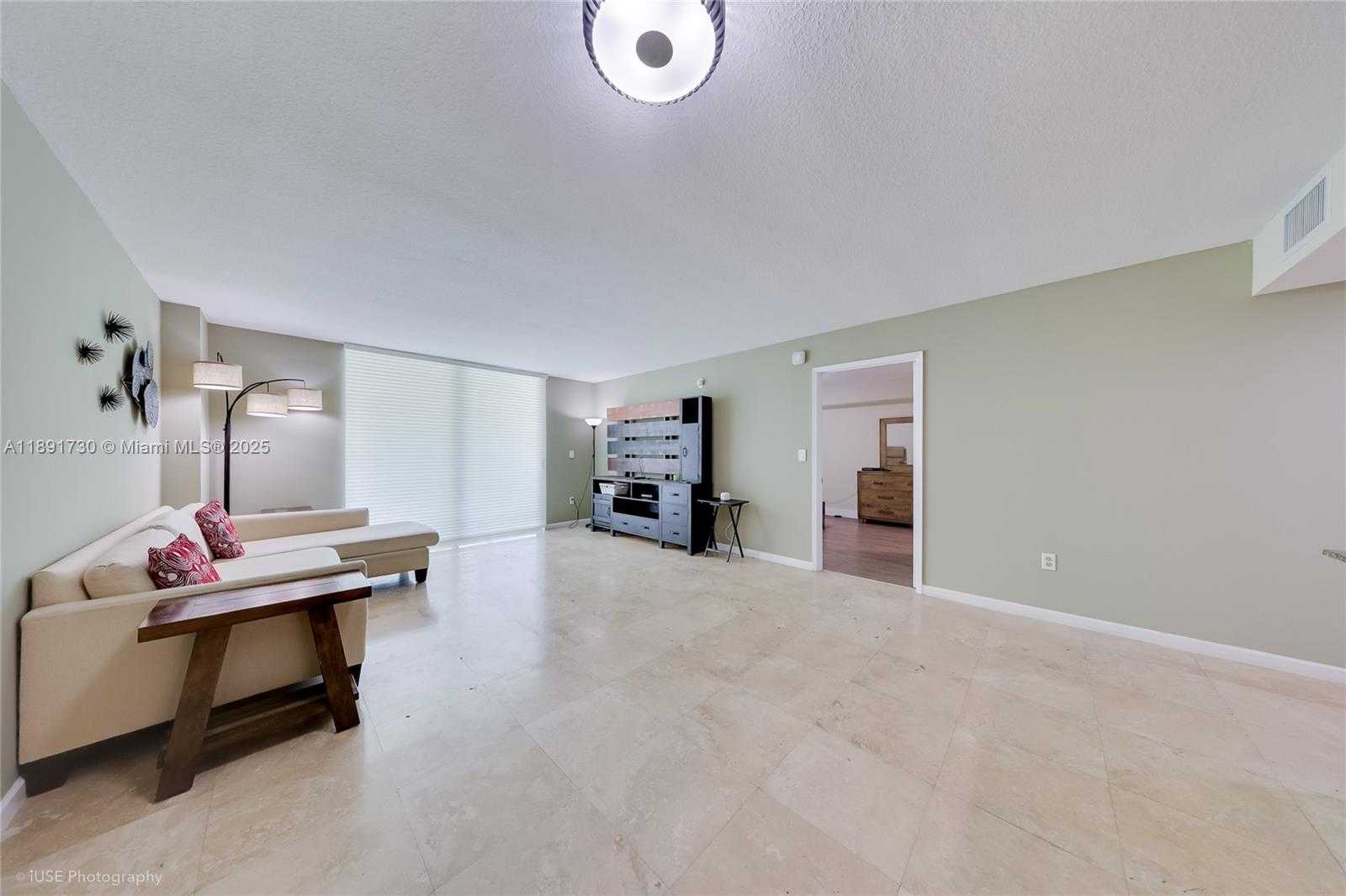 Small Image of 1200 BRICKELL BAY DR #3506, Miami Number 7
