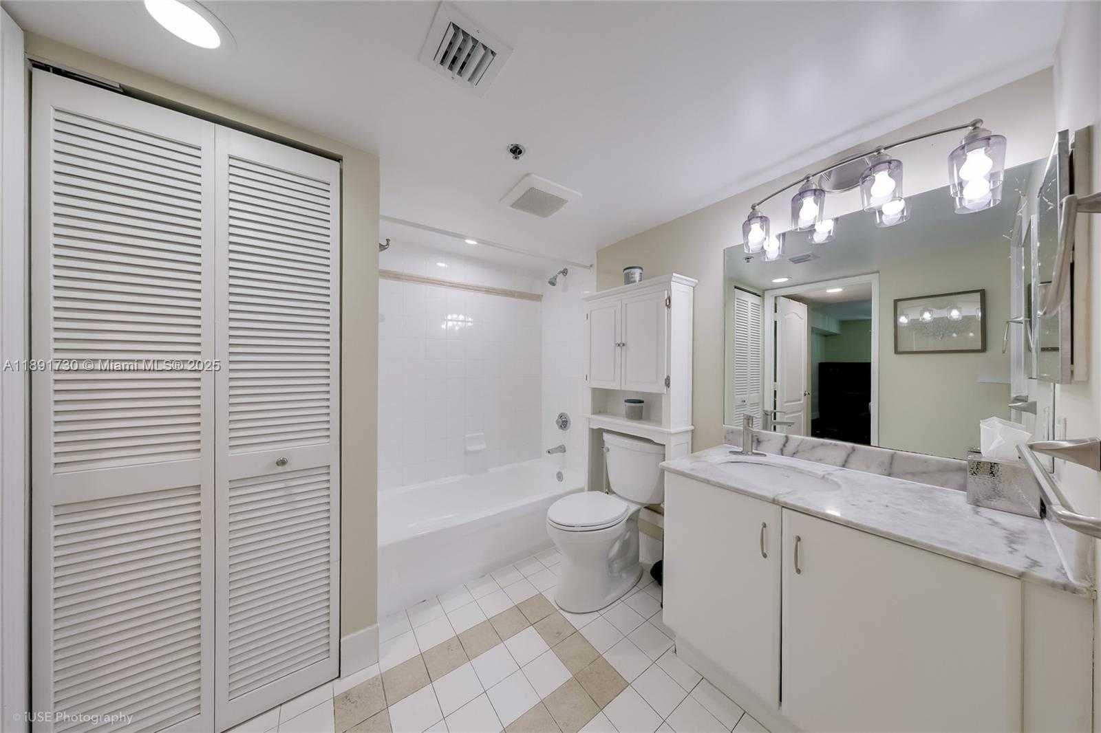 Small Image of 1200 BRICKELL BAY DR #3506, Miami Number 8
