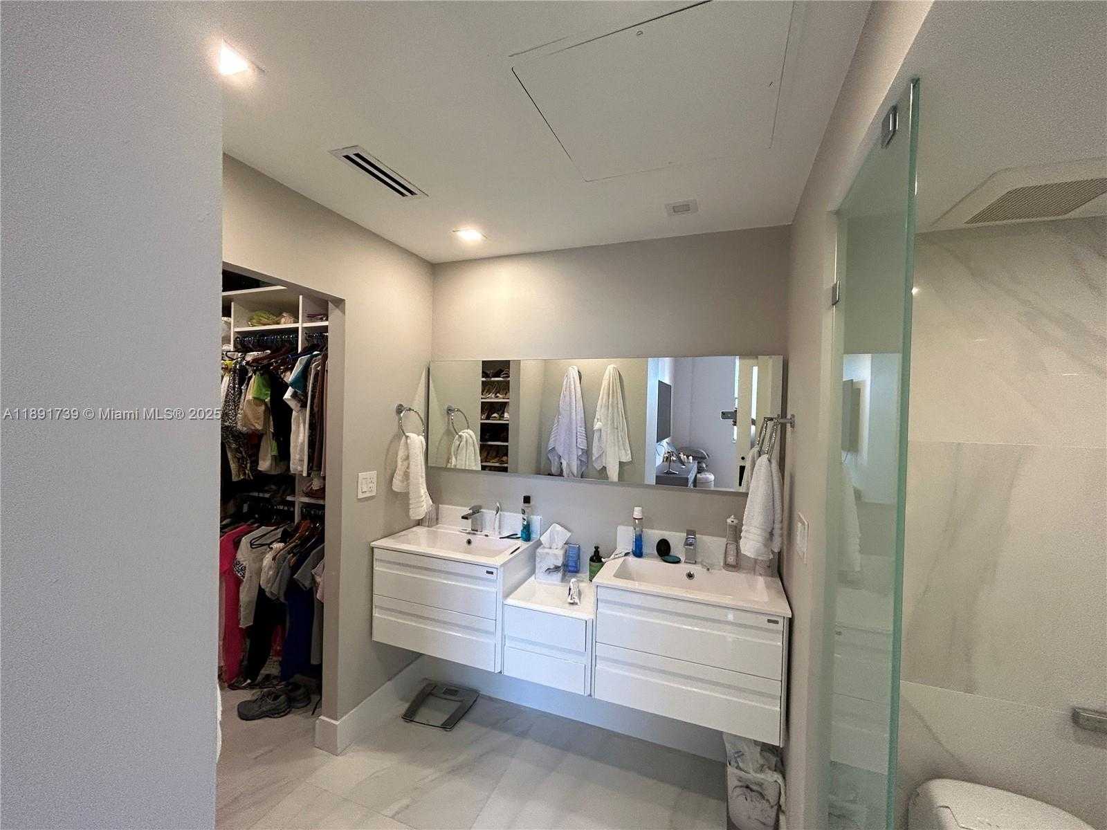 Small Image of 625 BILTMORE WAY #104, Coral Gables Number 11