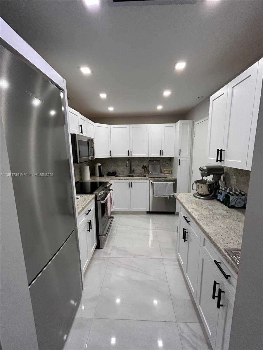 Small Image of 625 BILTMORE WAY #104, Coral Gables Number 12