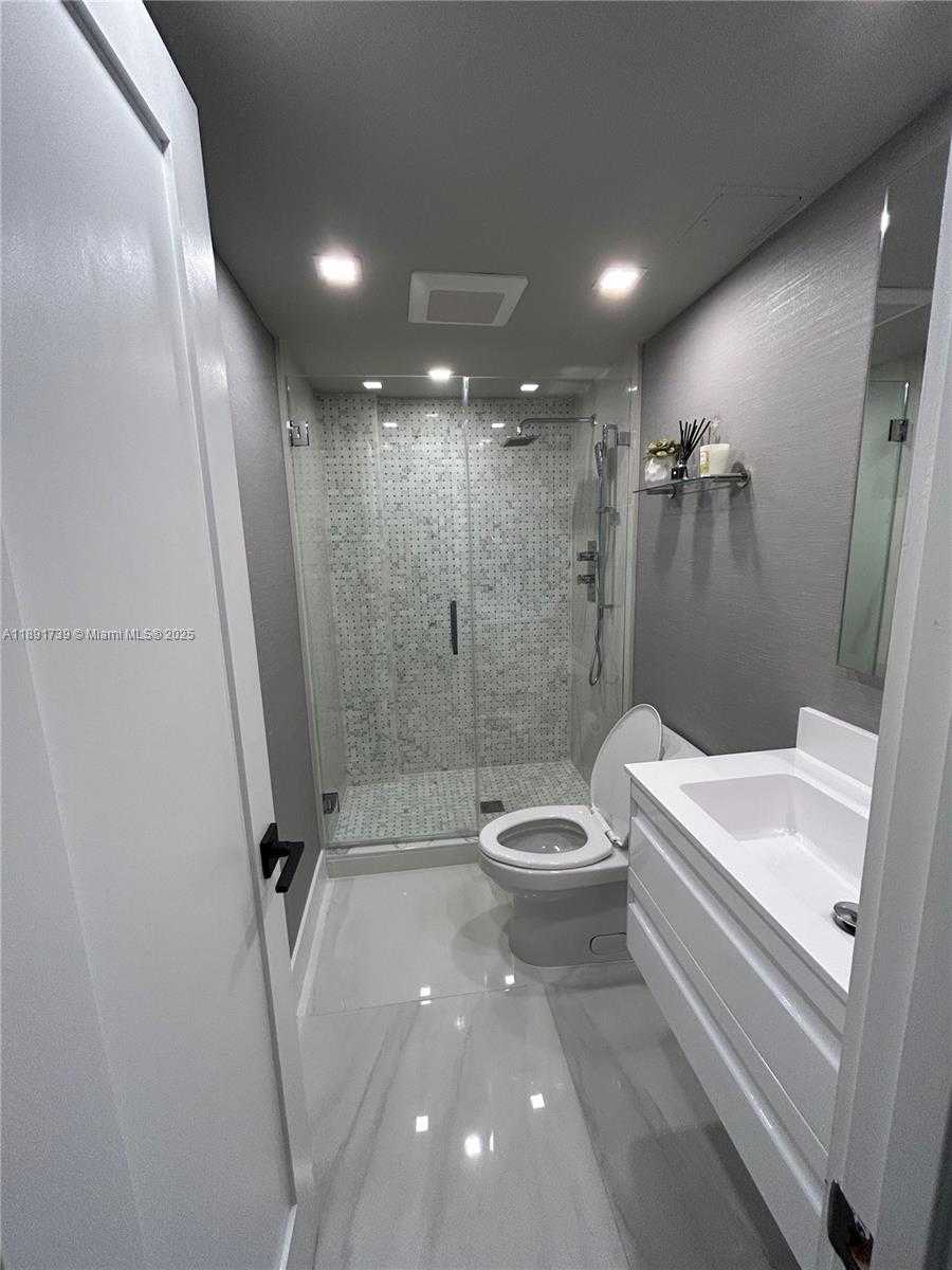 Small Image of 625 BILTMORE WAY #104, Coral Gables Number 15