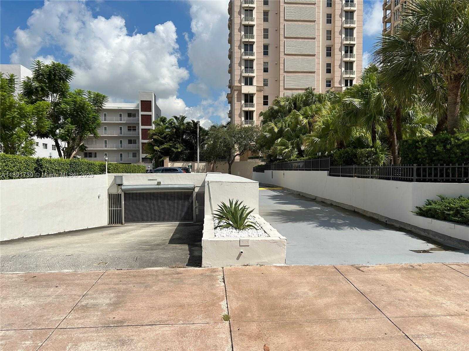 Small Image of 625 BILTMORE WAY #104, Coral Gables Number 20