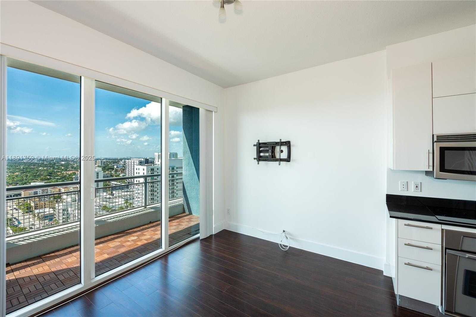 Small Image of 60 SOUTH WEST 13TH ST #2017, Miami Number 4