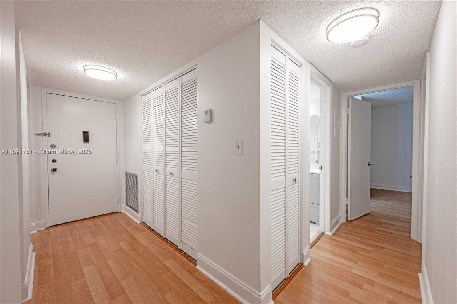 Small Image of 1300 NORTH EAST MIAMI GARDENS DR #820E, Miami Number 13