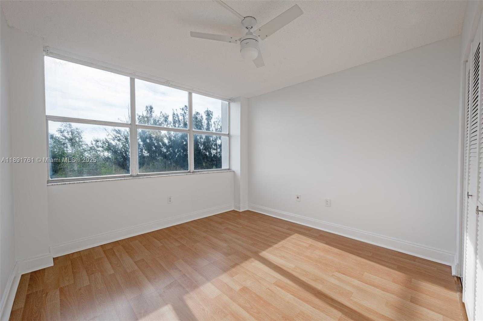 Small Image of 1300 NORTH EAST MIAMI GARDENS DR #820E, Miami Number 14