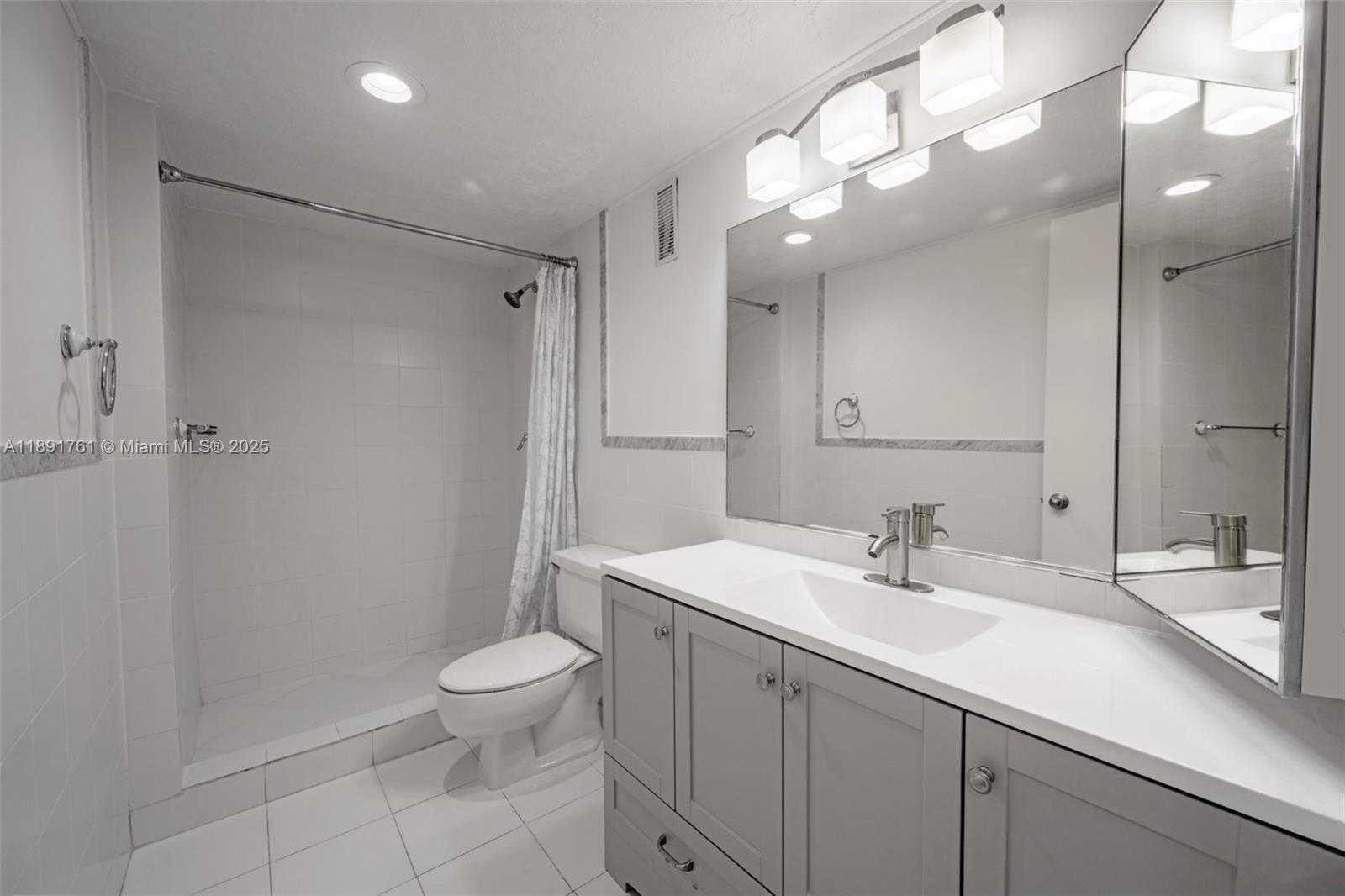 Small Image of 1300 NORTH EAST MIAMI GARDENS DR #820E, Miami Number 16