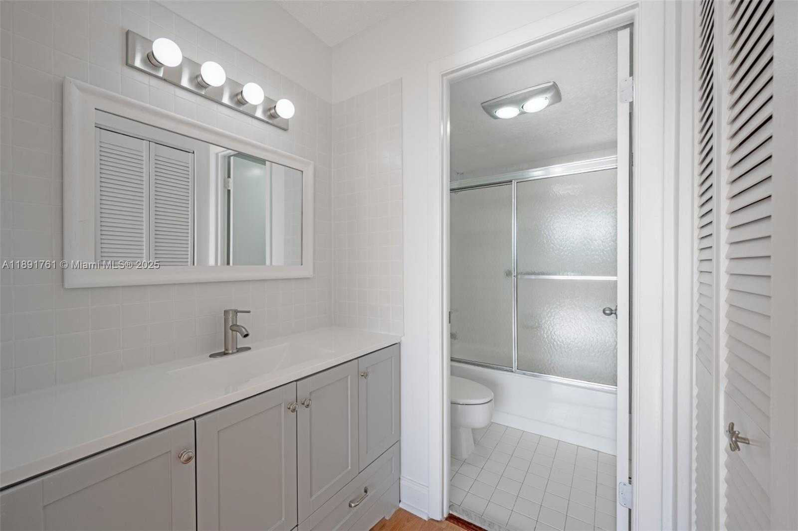Small Image of 1300 NORTH EAST MIAMI GARDENS DR #820E, Miami Number 19