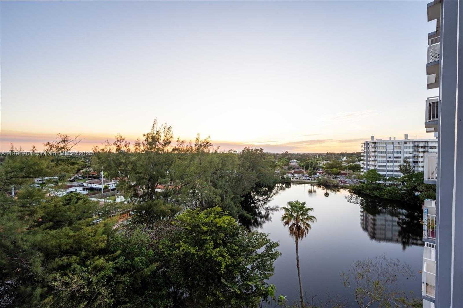 Small Image of 1300 NORTH EAST MIAMI GARDENS DR #820E, Miami Number 23