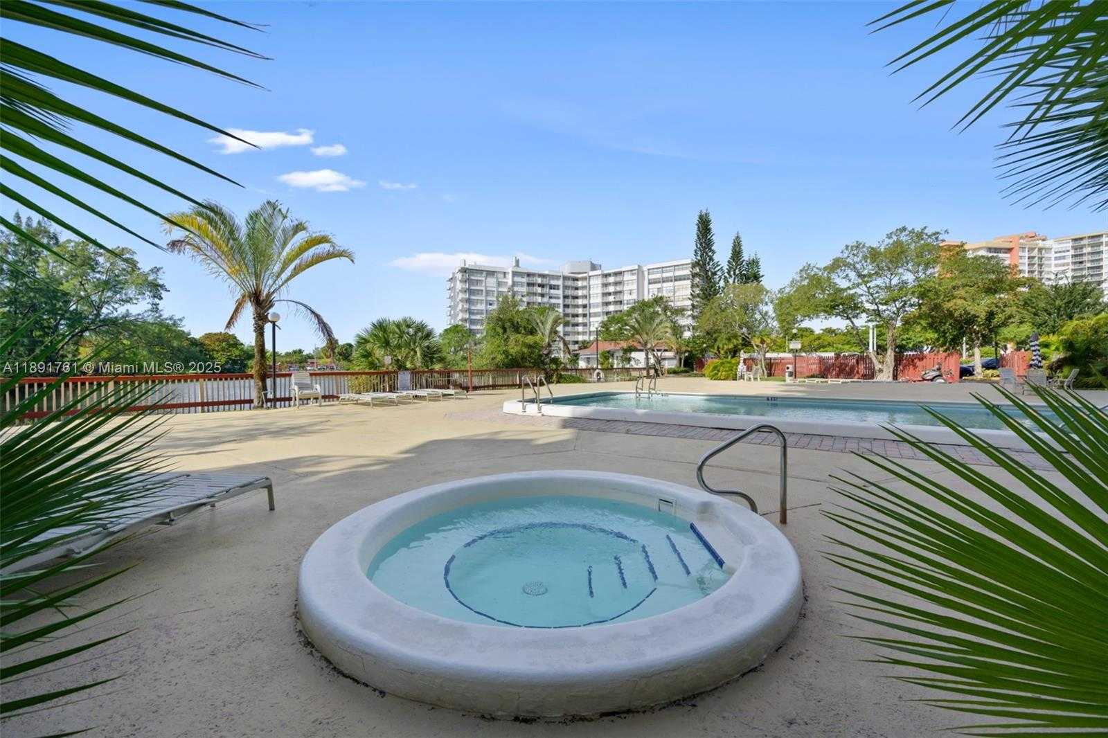 Small Image of 1300 NORTH EAST MIAMI GARDENS DR #820E, Miami Number 28