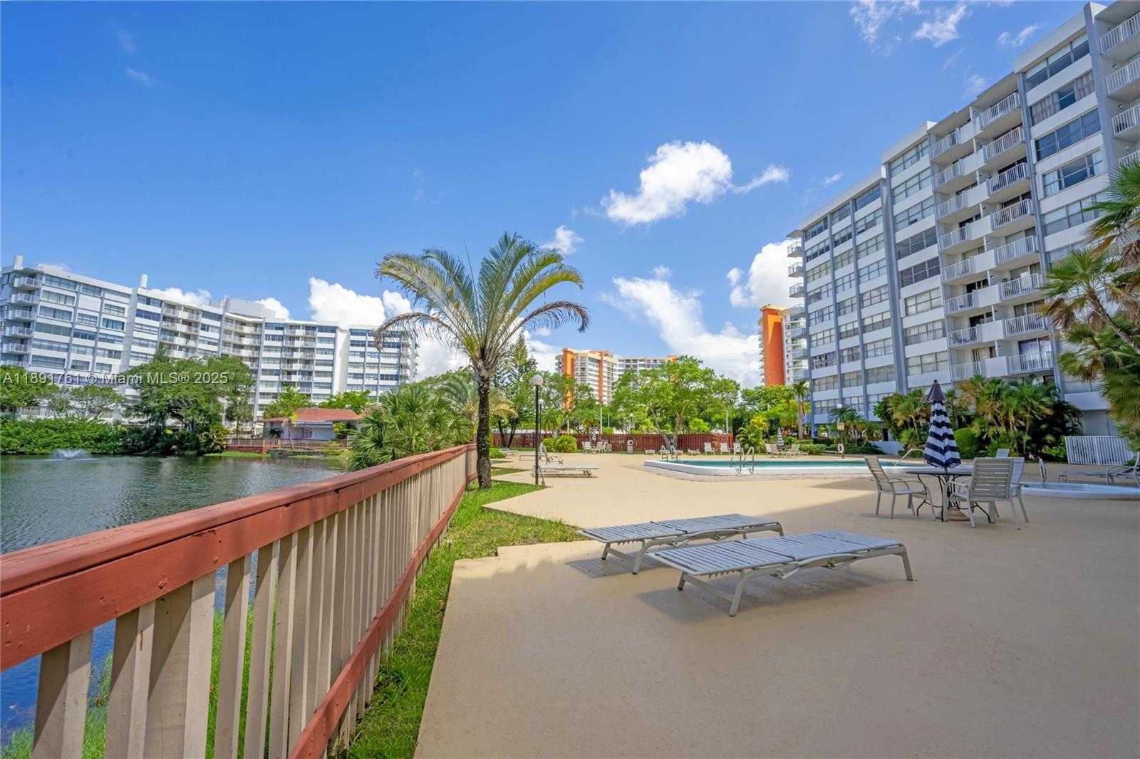 Small Image of 1300 NORTH EAST MIAMI GARDENS DR #820E, Miami Number 29
