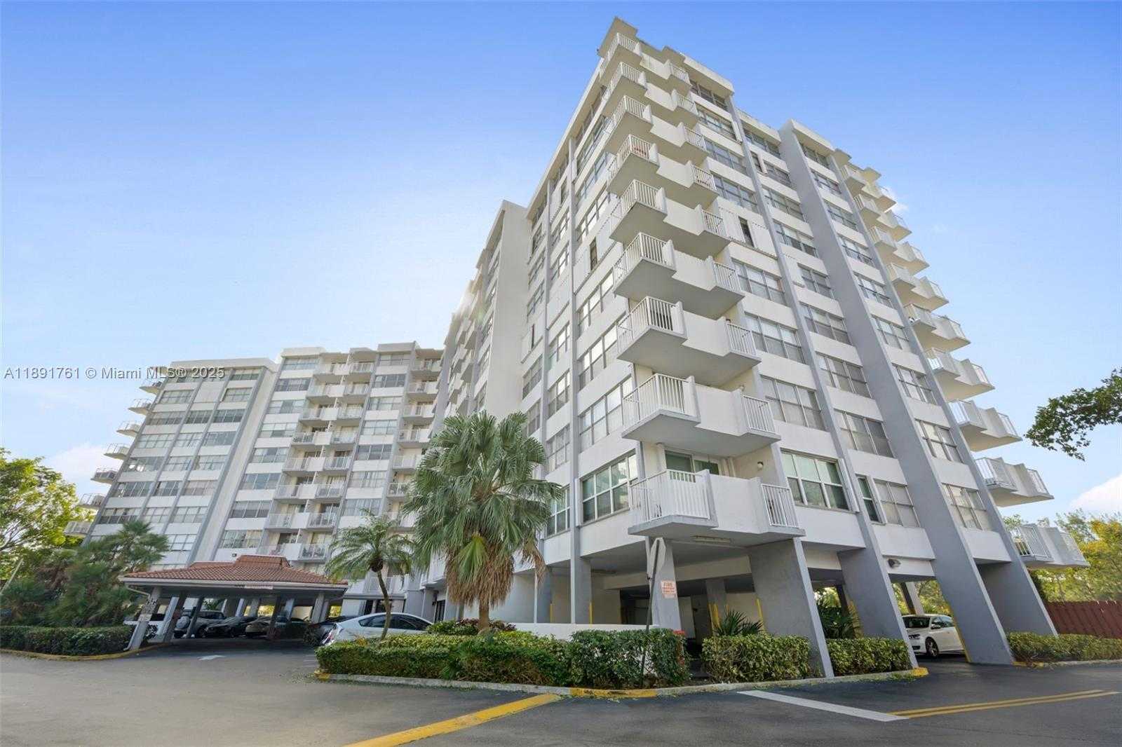 Small Image of 1300 NORTH EAST MIAMI GARDENS DR #820E, Miami Number 32
