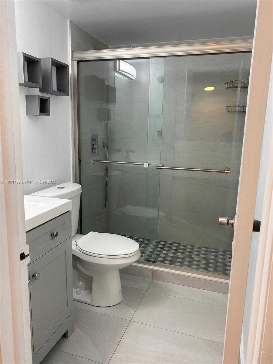 Small Image of 250 NORTH WEST 107TH AVE #222, Miami Number 7