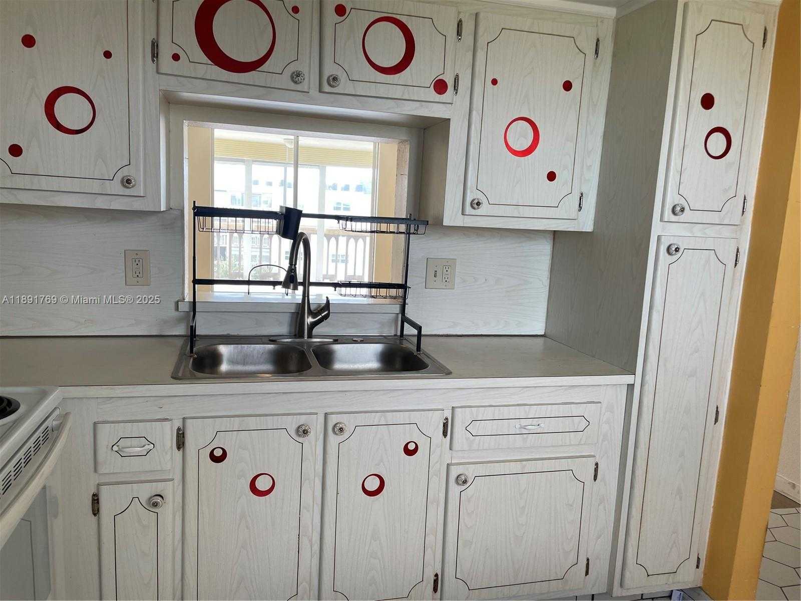 Small Image of 1001 NORTH EAST 14TH AVE #706, Hallandale Beach Number 11